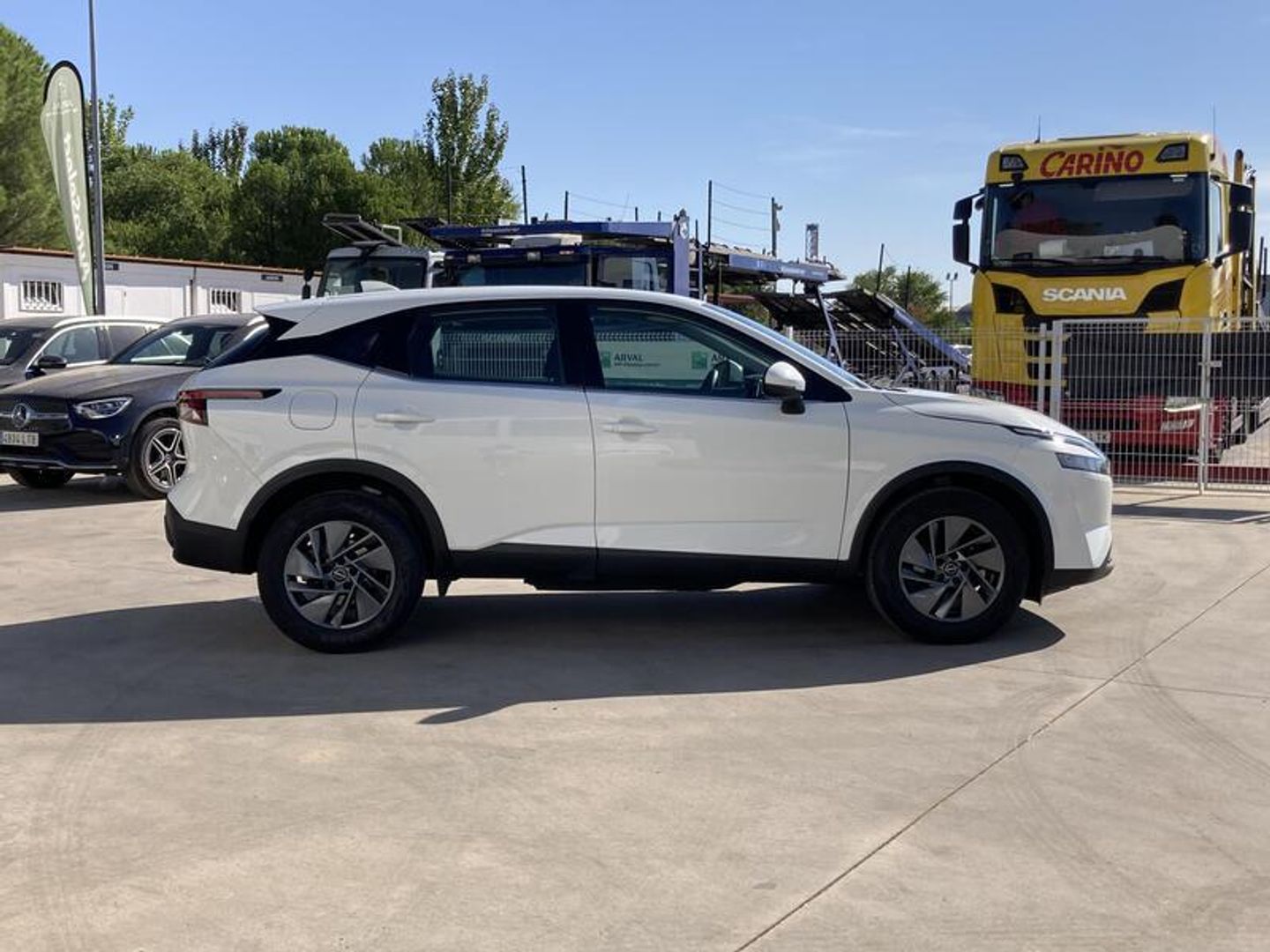 Nissan Qashqai DIG-T 140 mHEV Acenta 4x2 103 kW (140 CV) Blanco SUV