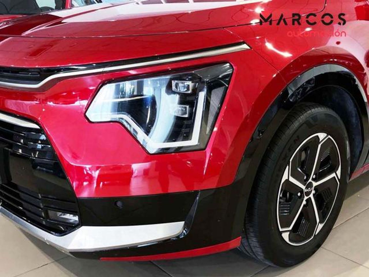 Kia Niro 1.6 GDi HEV Drive 104 kW (141 CV) Rojo SUV