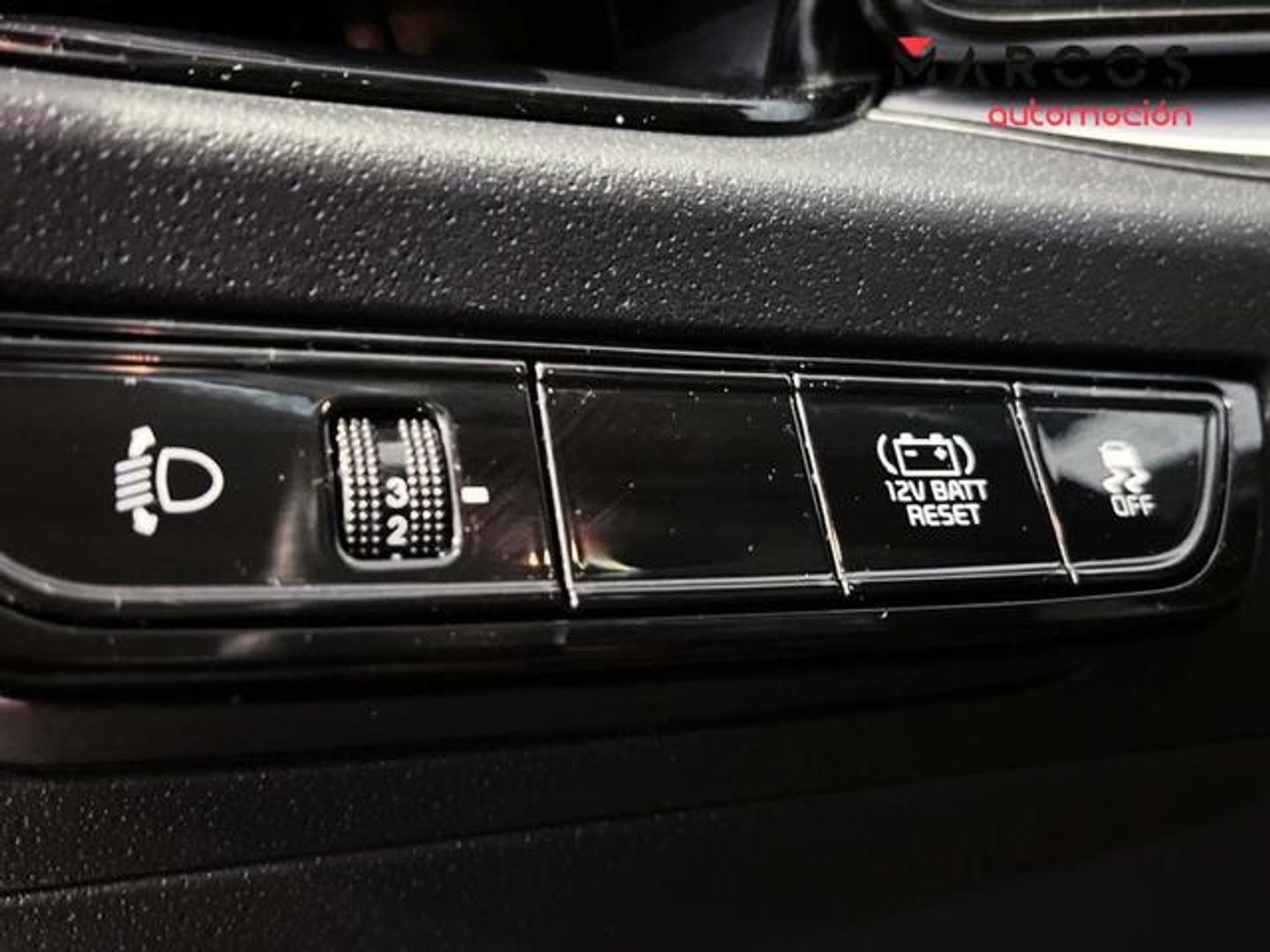 Kia Niro 1.6 GDi HEV Drive 104 kW (141 CV) Rojo SUV