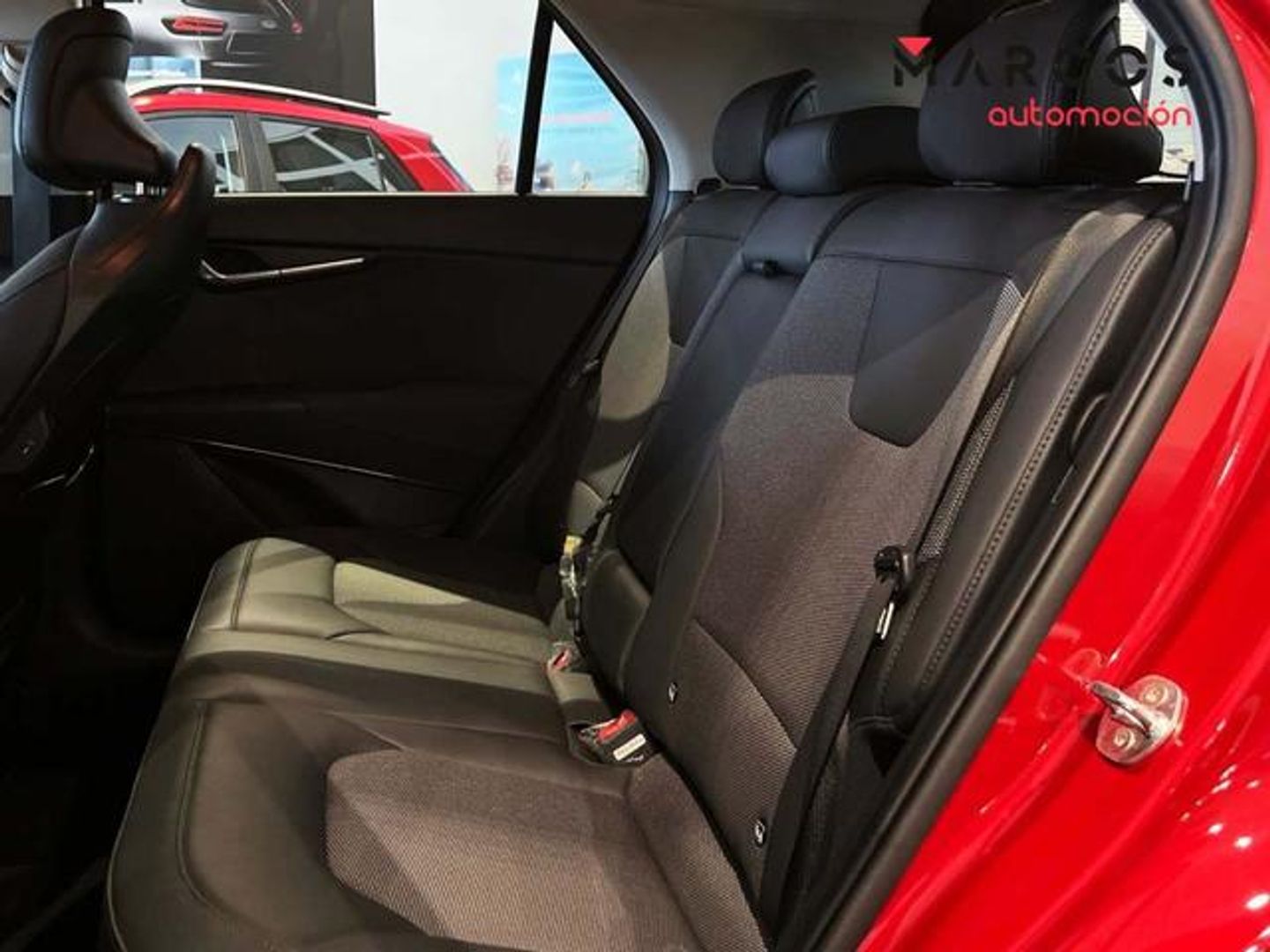 Kia Niro 1.6 GDi HEV Drive 104 kW (141 CV) Rojo SUV