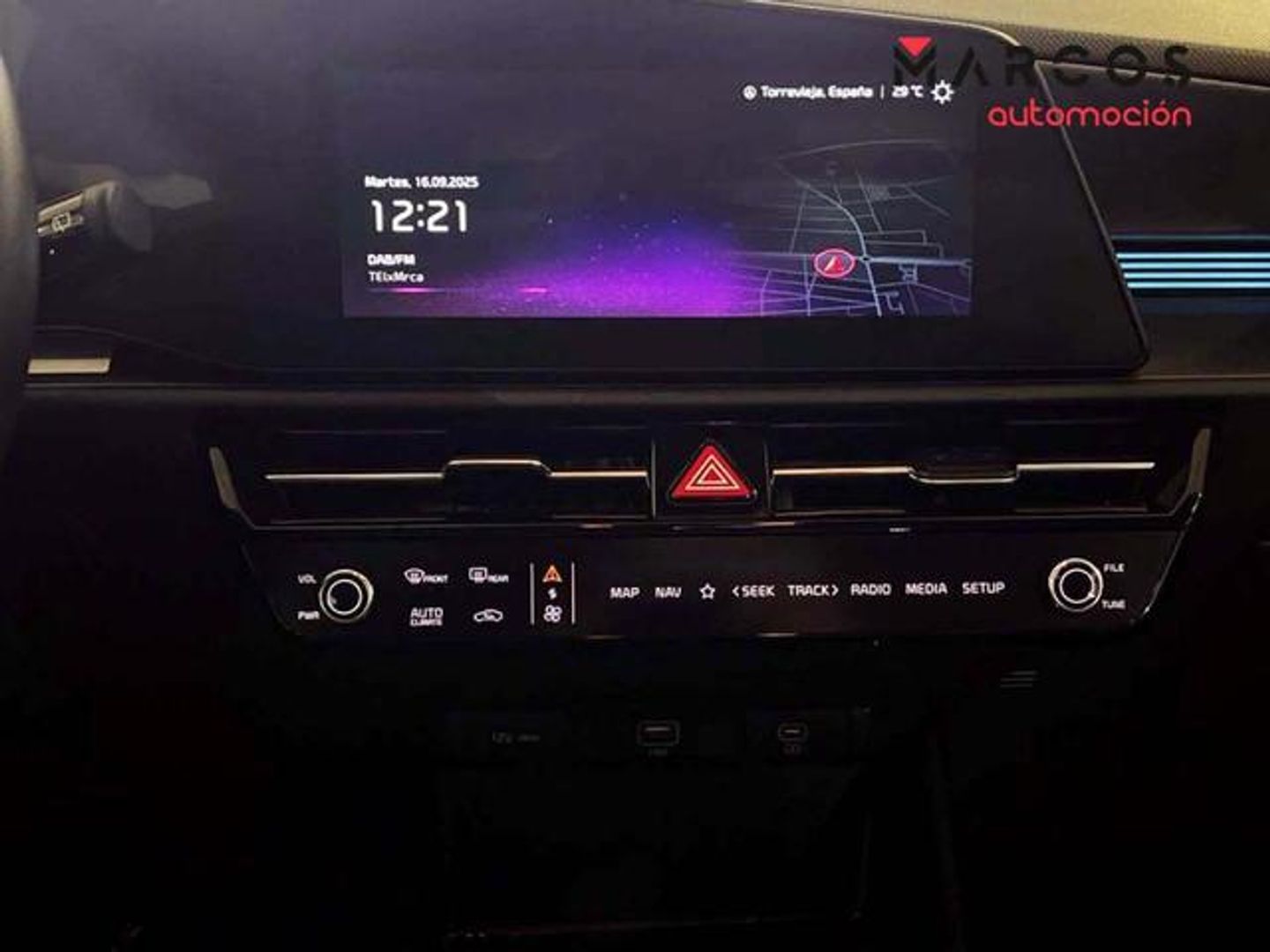 Kia Niro 1.6 GDi HEV Drive 104 kW (141 CV) Rojo SUV