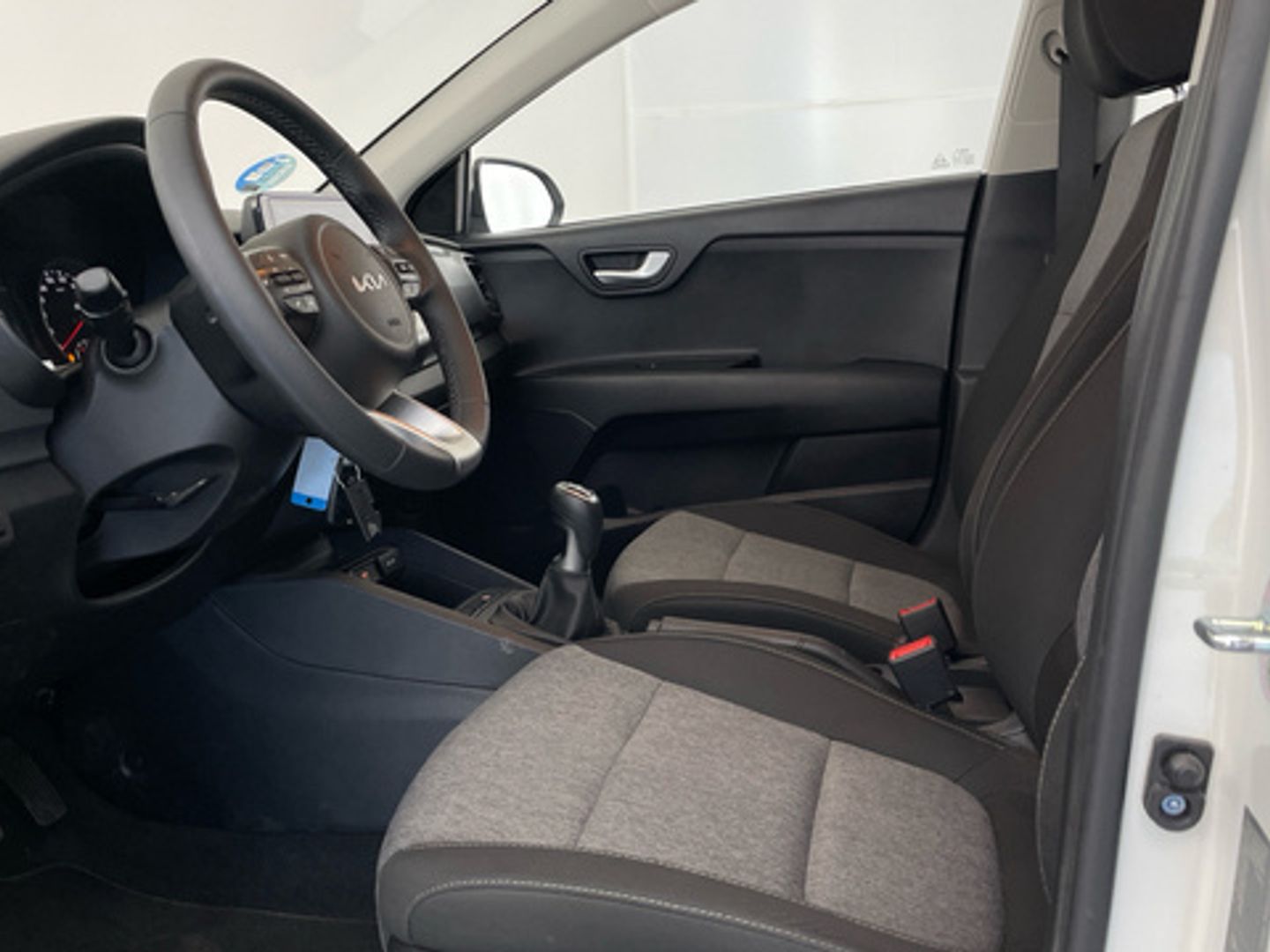 Kia Stonic 1.0 T-GDi MHEV MT Concept 74 kW (100 CV) Blanco SUV