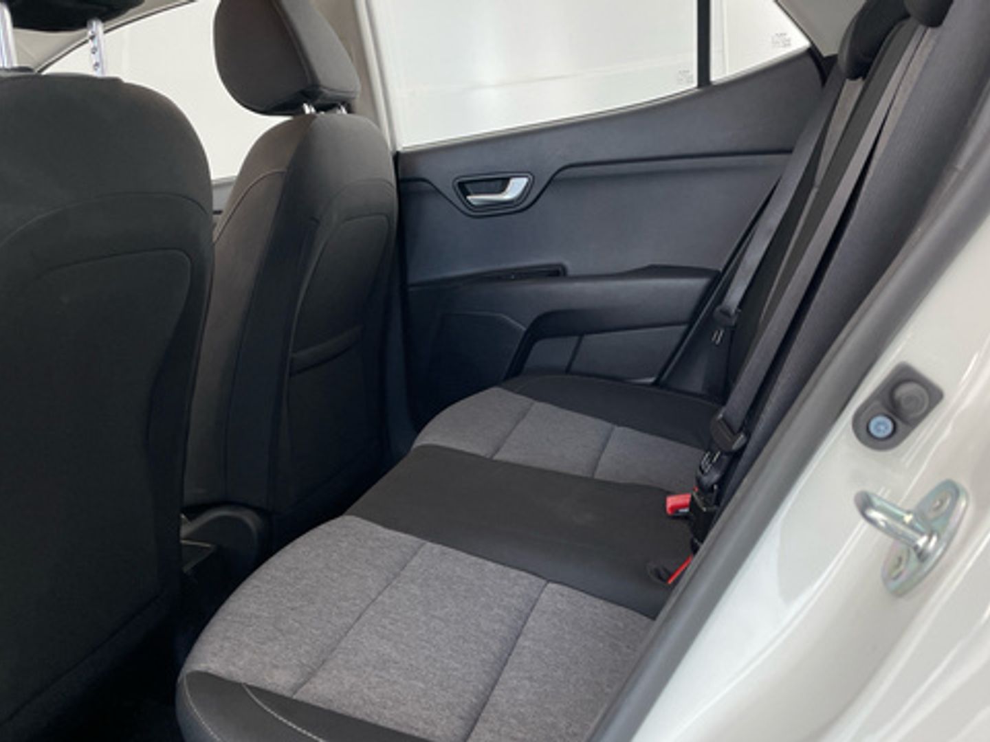 Kia Stonic 1.0 T-GDi MHEV MT Concept 74 kW (100 CV) Blanco SUV