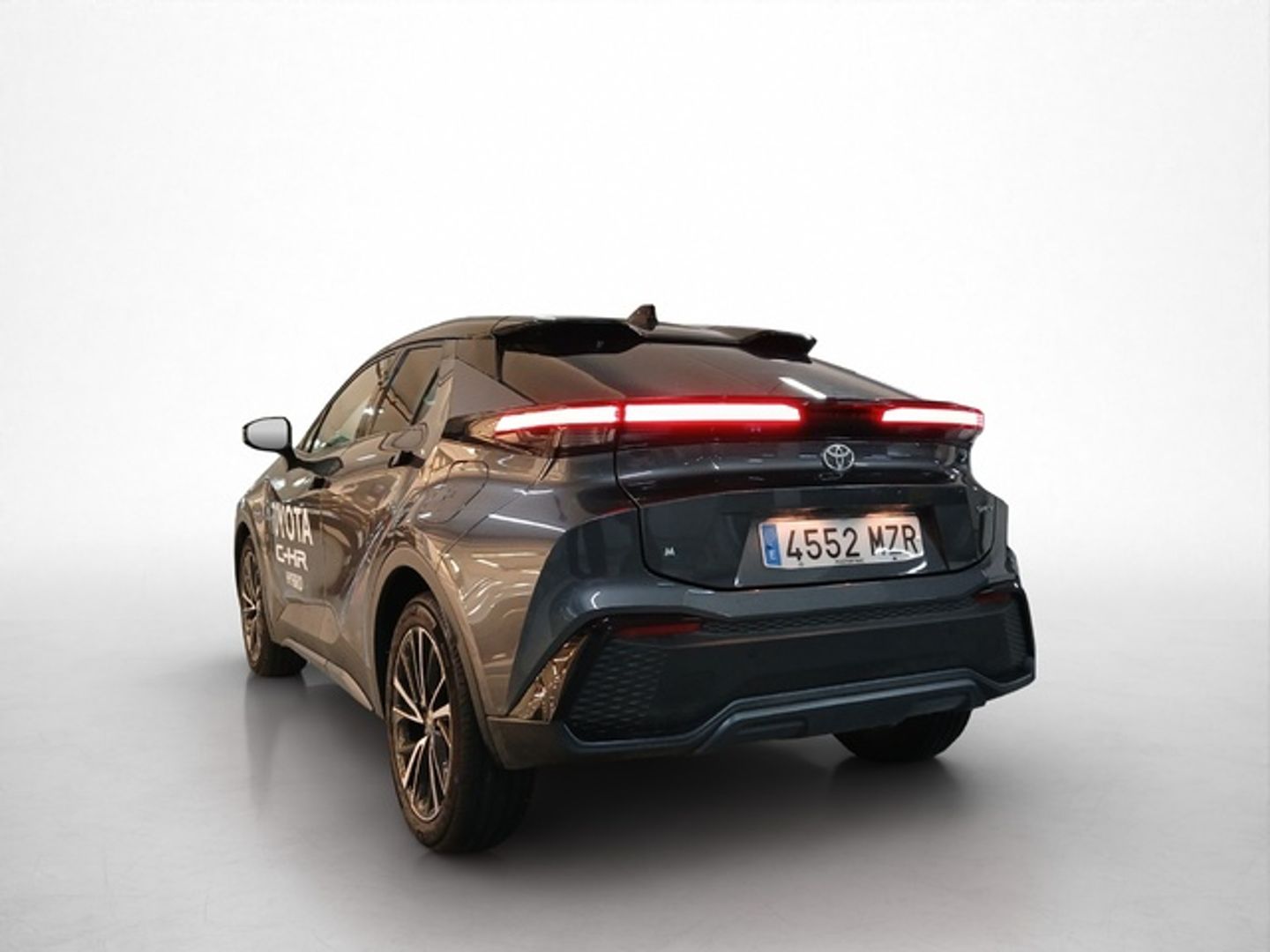Toyota C-HR 1.8 140H Spirit 103 kW (140 CV) Gris All Terrain / Pick-up