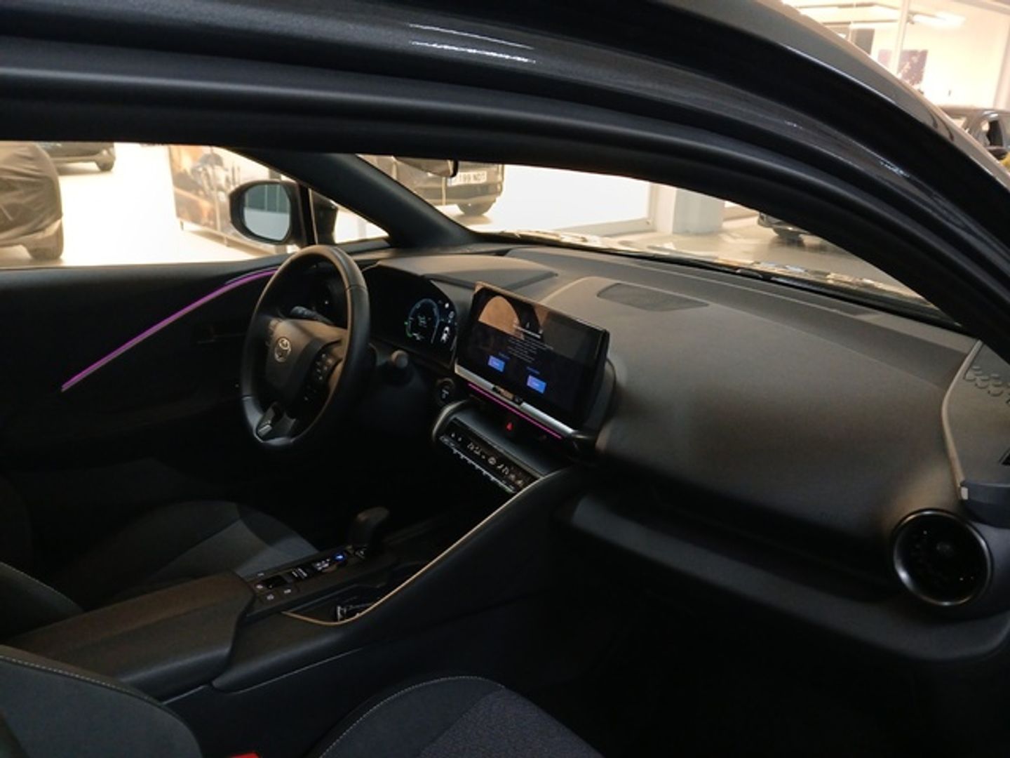 Toyota C-HR 1.8 140H Spirit 103 kW (140 CV) Gris All Terrain / Pick-up