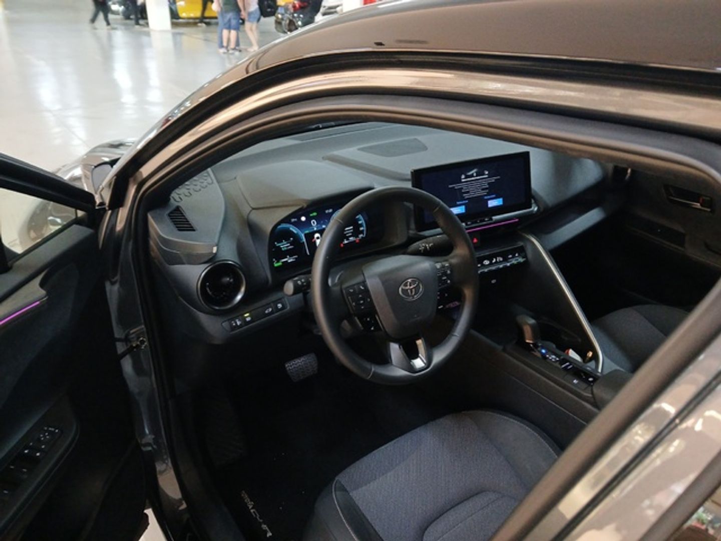Toyota C-HR 1.8 140H Spirit 103 kW (140 CV) Gris All Terrain / Pick-up