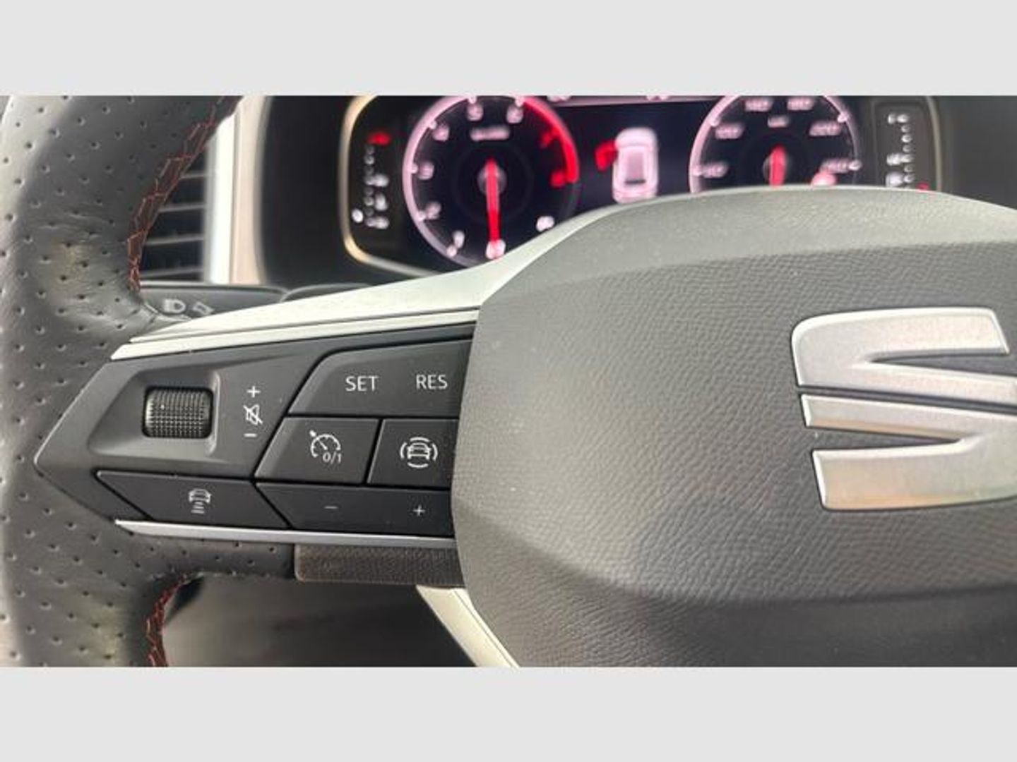 SEAT Ateca 1.5 TSI S&S FR Special Edition DSG 110 kW (150 CV) Negro All Terrain / Pick-up