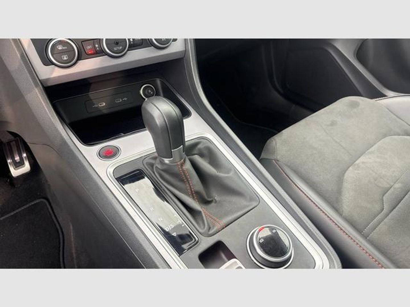 SEAT Ateca 1.5 TSI S&S FR Special Edition DSG 110 kW (150 CV) Negro All Terrain / Pick-up