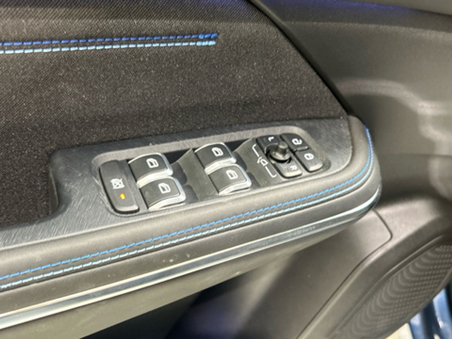 Lynk & Co 01 1.5 PHEV 6.6kW 192 kW (261 CV) Azul SUV
