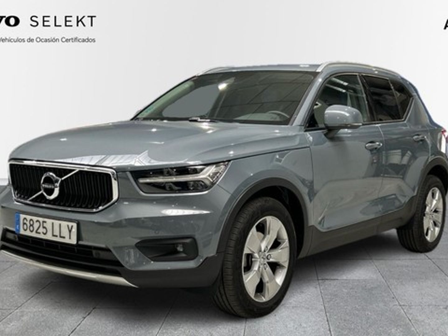 Volvo XC40 T3 Momentum Pro Auto 120 kW (163 CV) Gris SUV