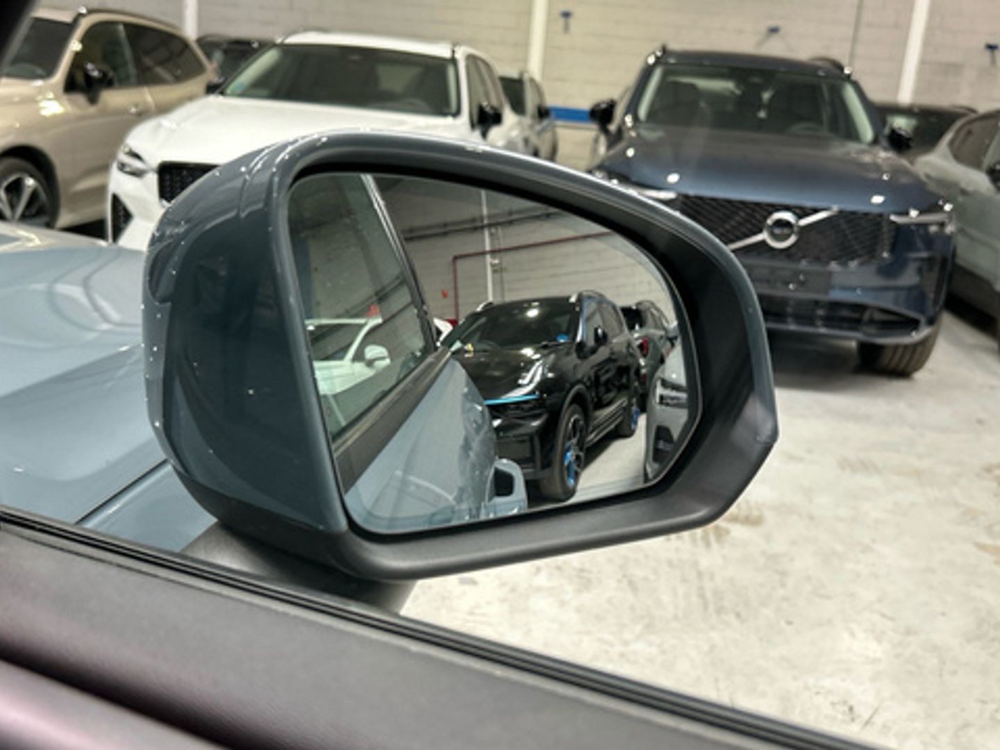 Volvo XC40 T3 Momentum Pro Auto 120 kW (163 CV) Gris SUV