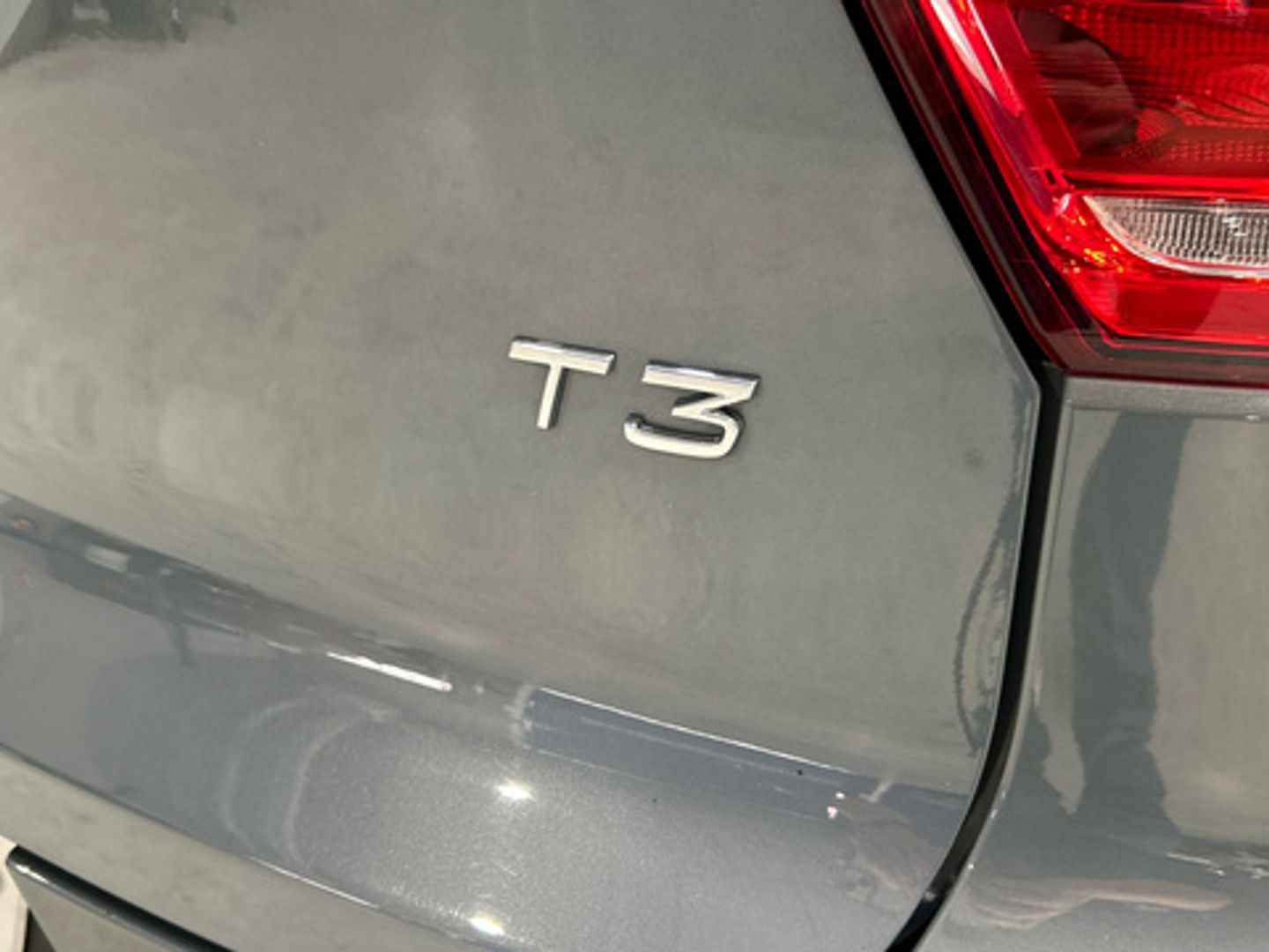 Volvo XC40 T3 Momentum Pro Auto 120 kW (163 CV) Gris SUV