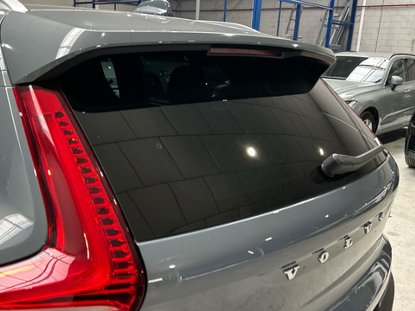 Volvo XC40 T3 Momentum Pro Auto 120 kW (163 CV) Gris SUV