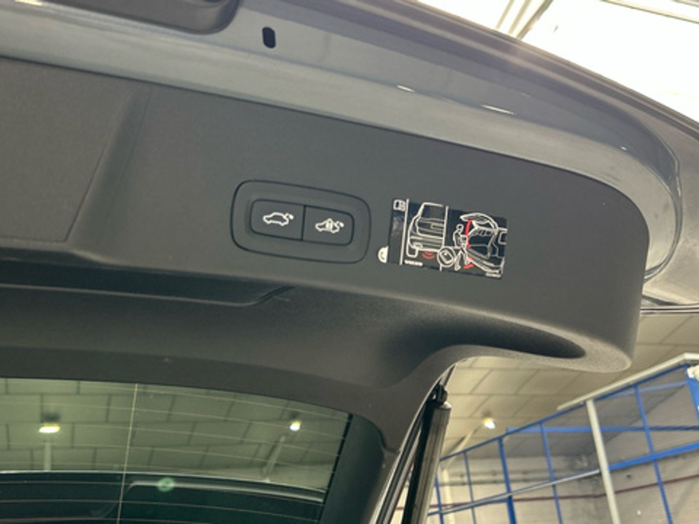 Volvo XC40 T3 Momentum Pro Auto 120 kW (163 CV) Gris SUV