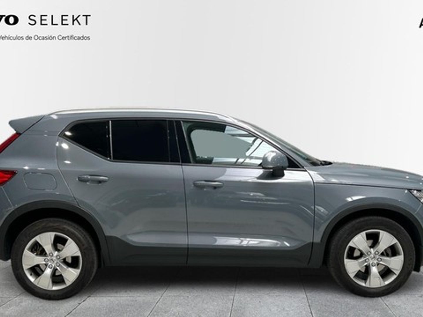 Volvo XC40 T3 Momentum Pro Auto 120 kW (163 CV) Gris SUV