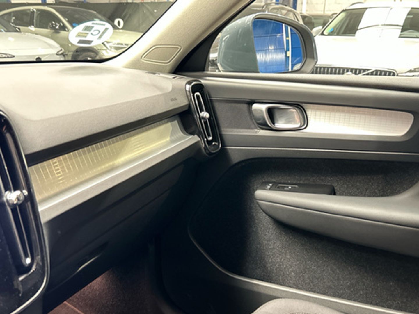 Volvo XC40 T3 Momentum Pro Auto 120 kW (163 CV) Gris SUV