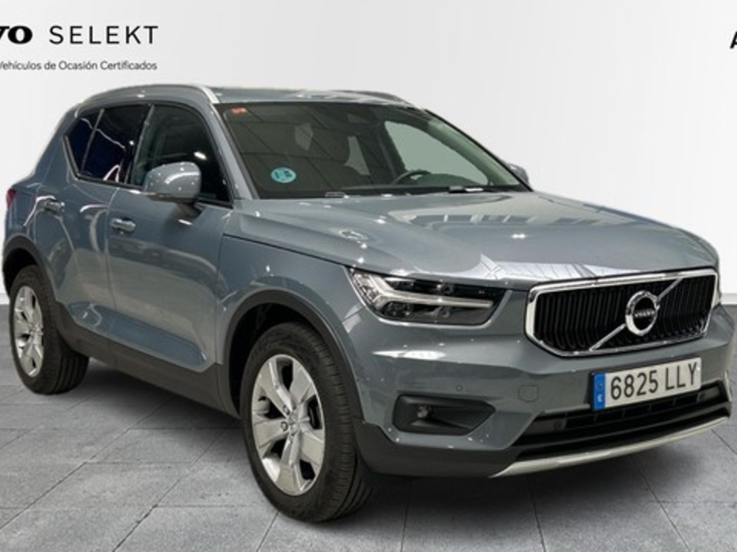Volvo XC40 T3 Momentum Pro Auto 120 kW (163 CV) Gris SUV