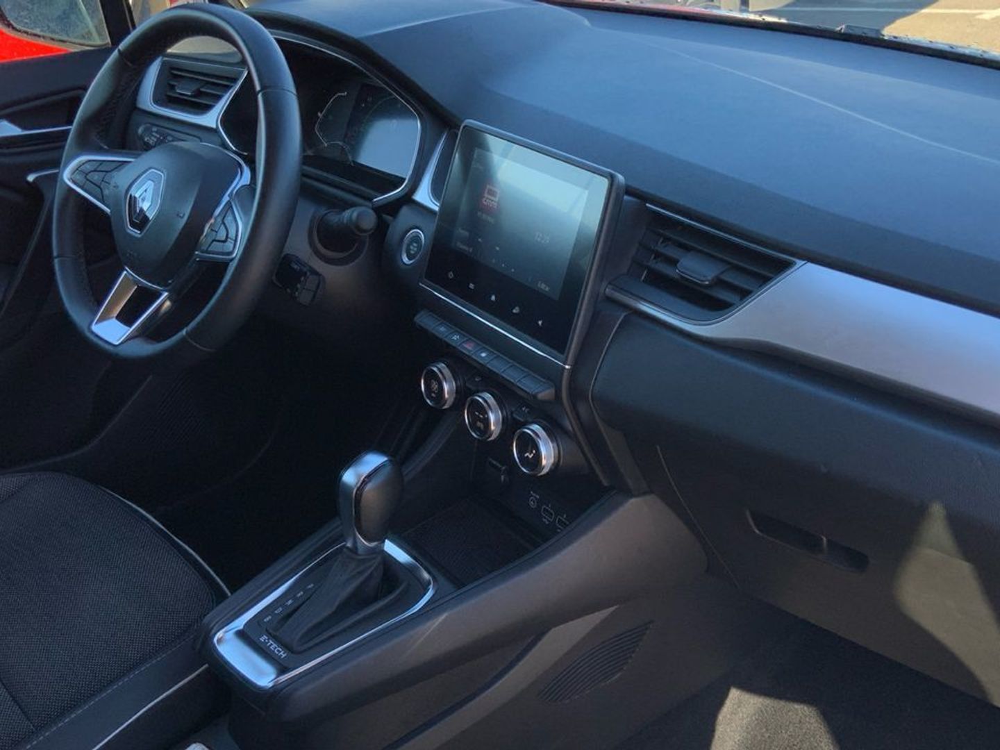 Renault Captur Zen E-TECH Híbrido 107 kW (145 CV) Gris Plata SUV