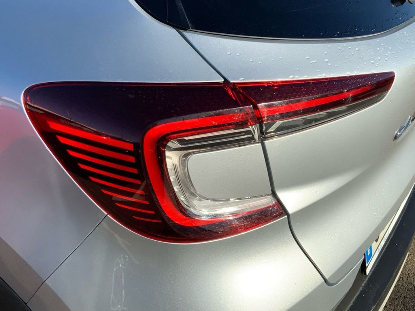 Renault Captur Zen E-TECH Híbrido 107 kW (145 CV) Gris Plata SUV