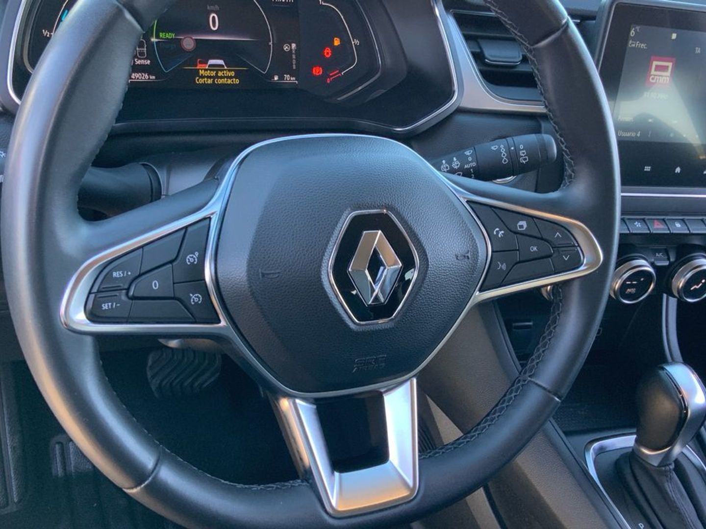 Renault Captur Zen E-TECH Híbrido 107 kW (145 CV) Gris Plata SUV