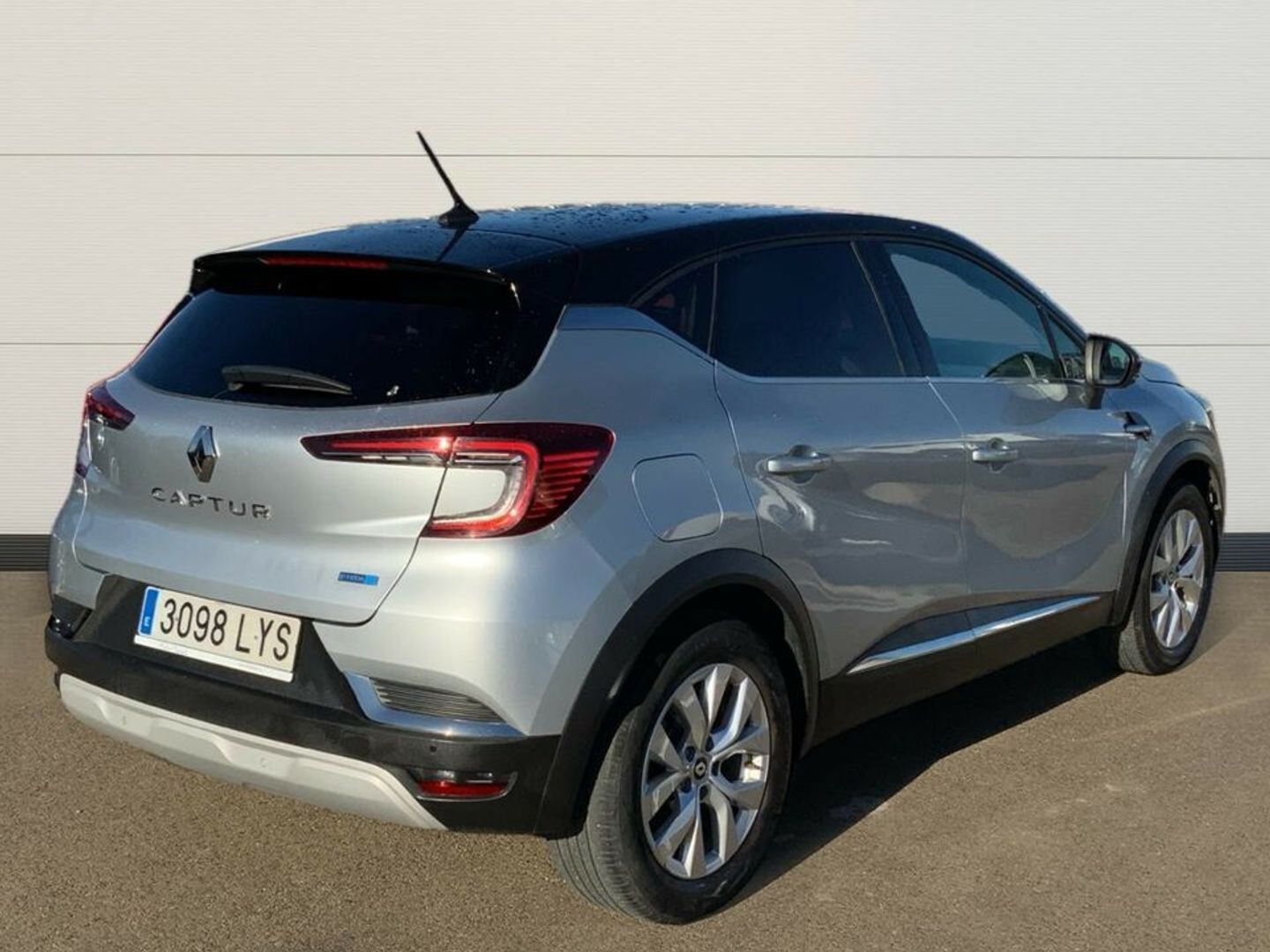 Renault Captur Zen E-TECH Híbrido 107 kW (145 CV) Gris Plata SUV