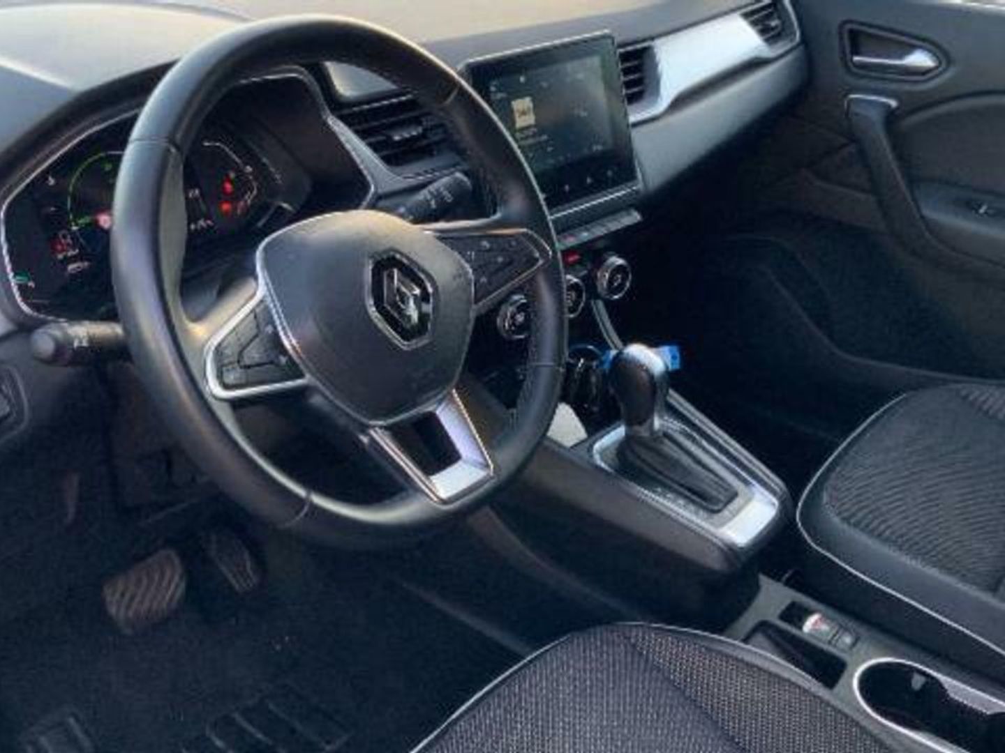 Renault Captur Zen E-TECH Híbrido 107 kW (145 CV) Gris Plata SUV