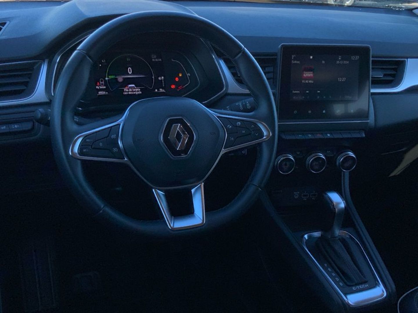 Renault Captur Zen E-TECH Híbrido 107 kW (145 CV) Gris Plata SUV