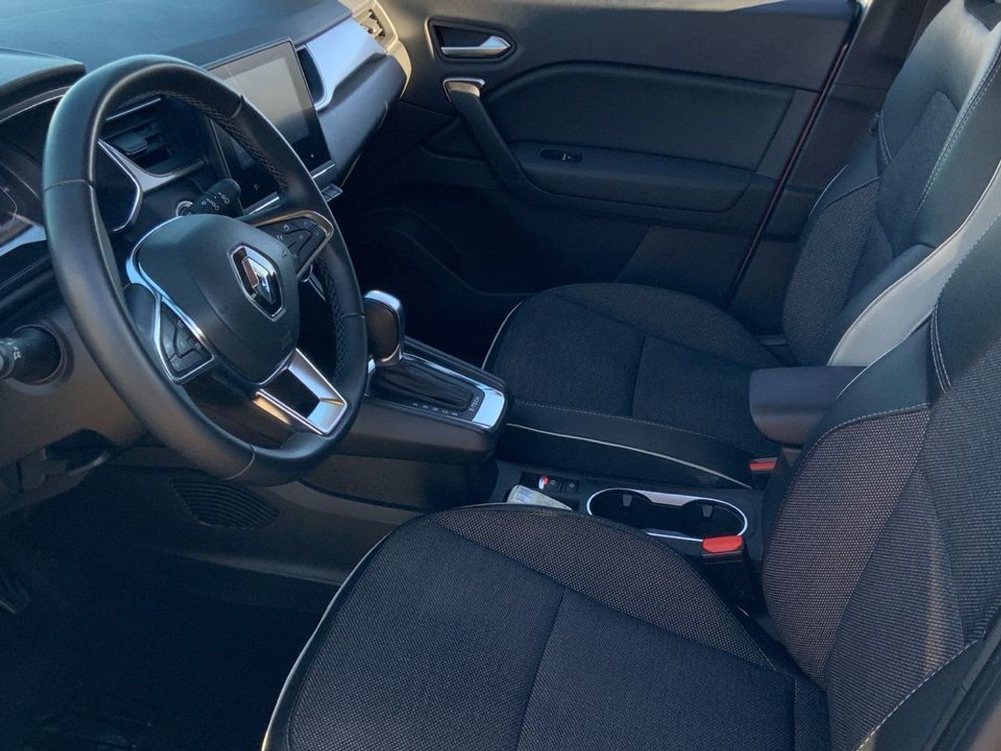 Renault Captur Zen E-TECH Híbrido 107 kW (145 CV) Gris Plata SUV