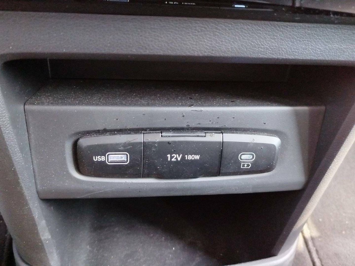 Hyundai Staria 1.6 HEV Tecno 9S 6AT 167 kW (225 CV) Gris Minivan