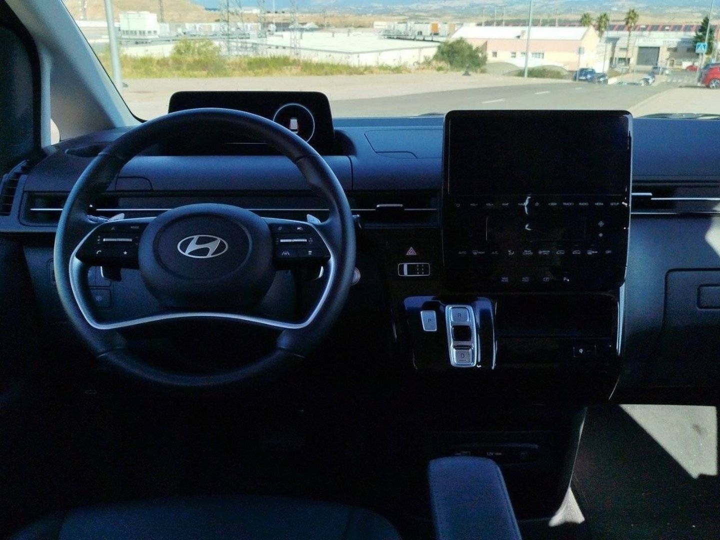 Hyundai Staria 1.6 HEV Tecno 9S 6AT 167 kW (225 CV) Gris Minivan