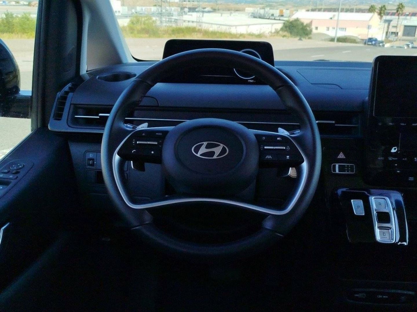 Hyundai Staria 1.6 HEV Tecno 9S 6AT 167 kW (225 CV) Gris Minivan