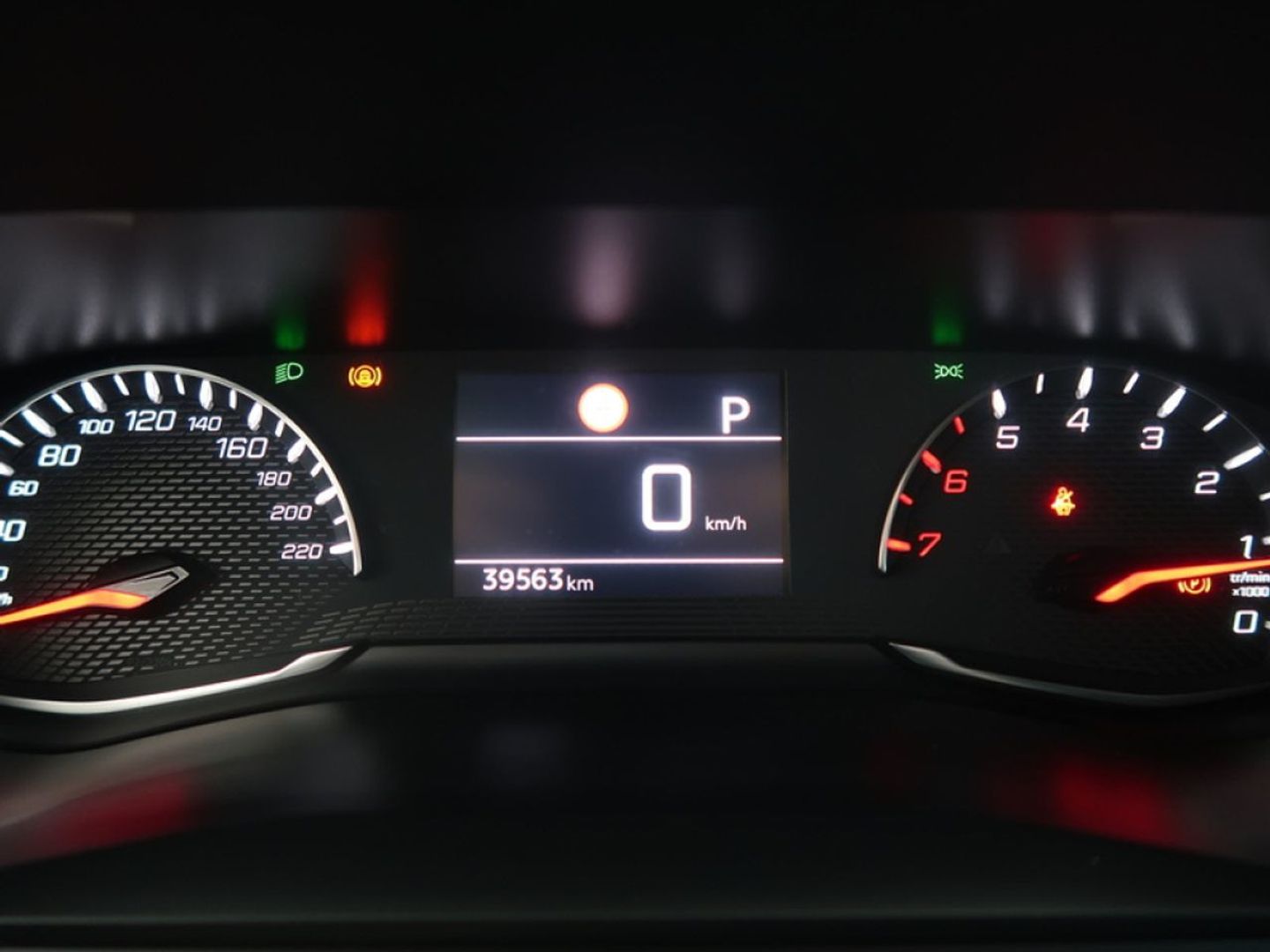 Peugeot 208 PureTech 100 Allure EAT8 75 kW (100 CV) Gris Compact