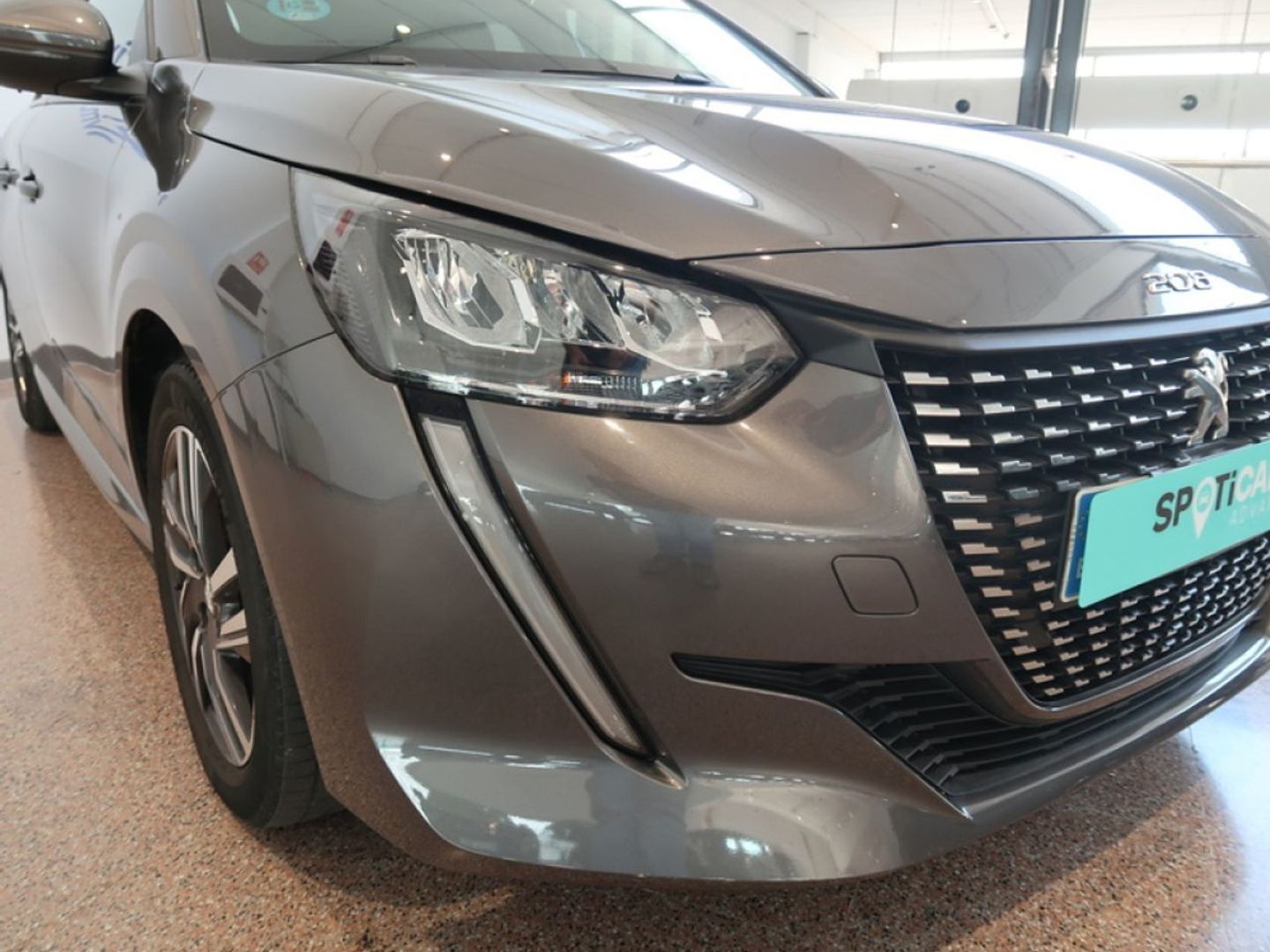 Peugeot 208 PureTech 100 Allure EAT8 75 kW (100 CV) Gris Compact