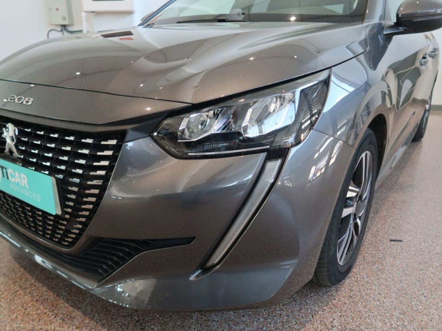 Peugeot 208 PureTech 100 Allure EAT8 75 kW (100 CV) Gris Compact