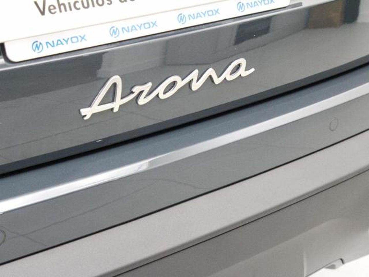 SEAT Arona 1.0 TSI Style XM 85 kW (115 CV) Rojo All Terrain / Pick-up