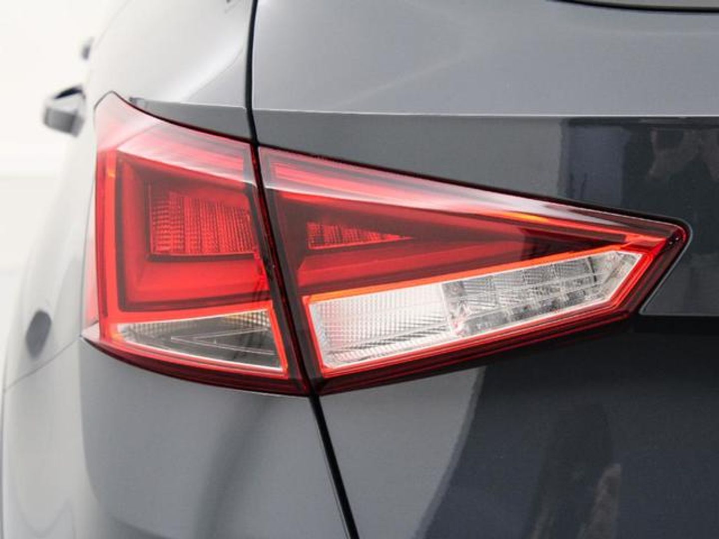 SEAT Arona 1.0 TSI Style XM 85 kW (115 CV) Rojo All Terrain / Pick-up