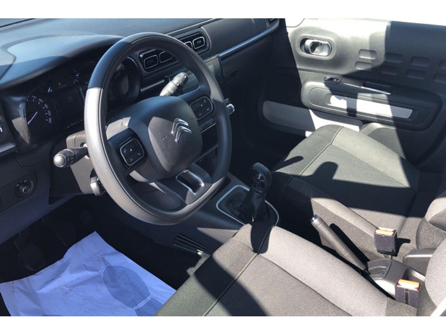 Citroen C3 PureTech 82 C-Series 61 kW (83 CV) Blanco Compact