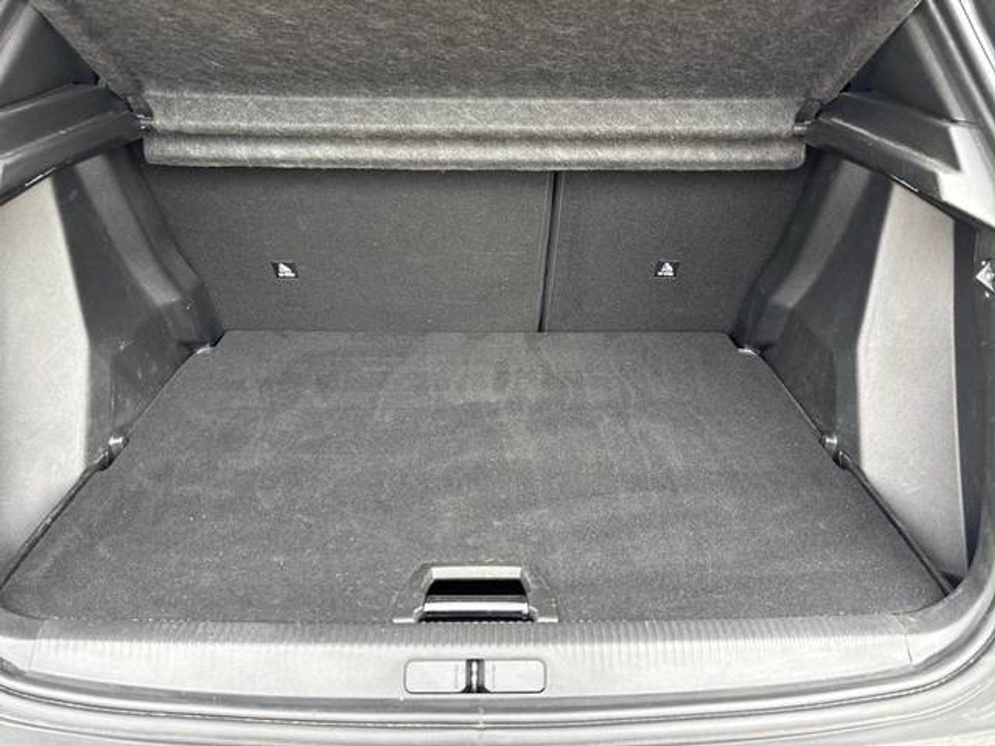 Peugeot 2008 BlueHDi 110 Allure Pack 81 kW (110 CV) Gris SUV