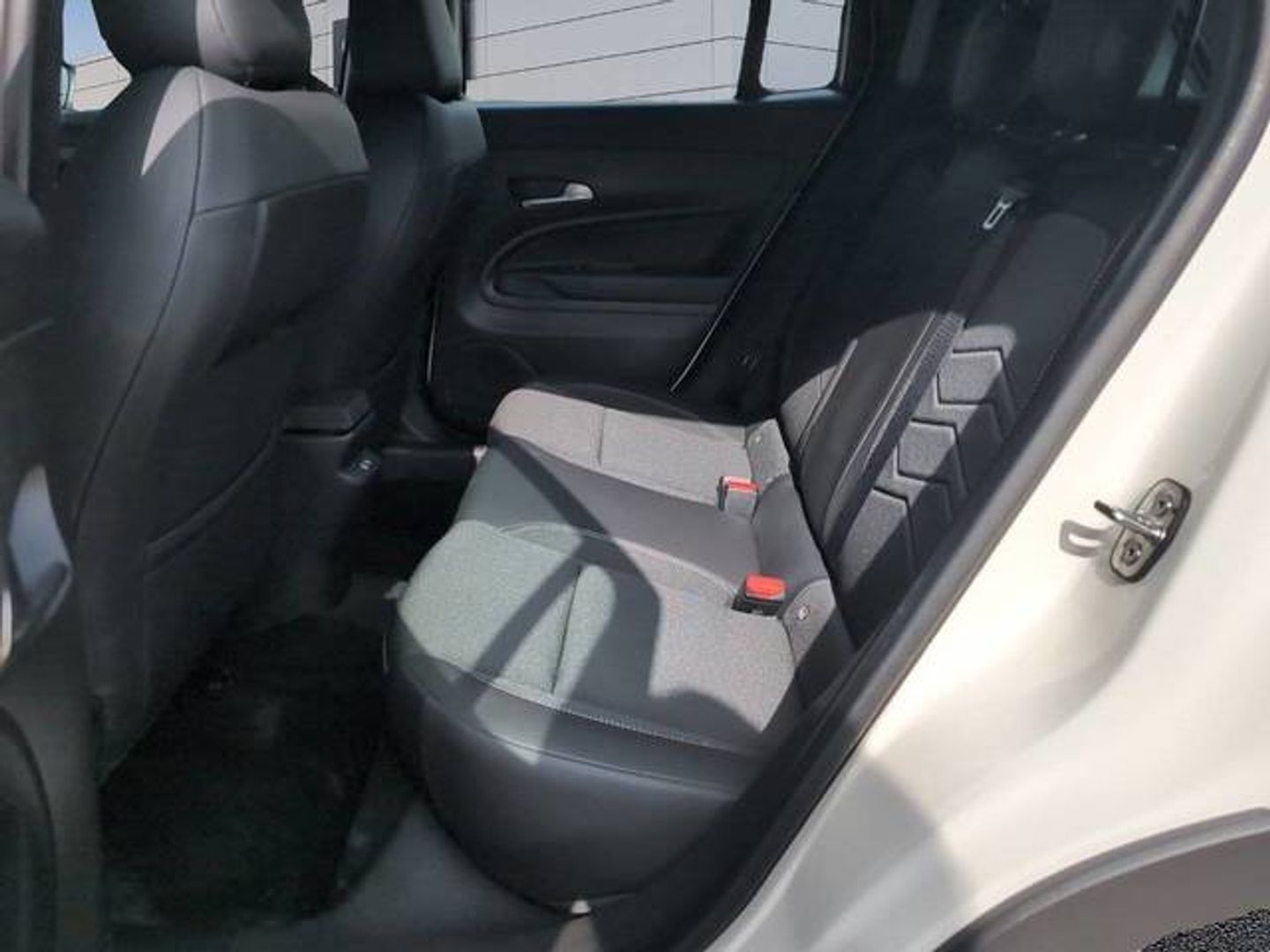 Jeep Avenger 1.2 eHybrid Altitude 81 kW (110 CV) Blanco SUV