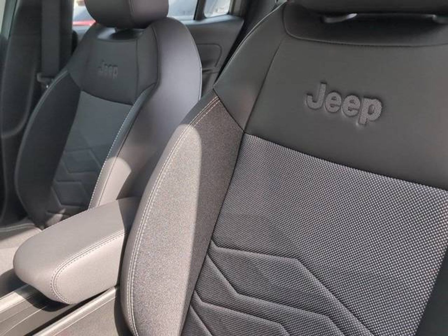 Jeep Avenger 1.2 eHybrid Altitude 81 kW (110 CV) Blanco SUV
