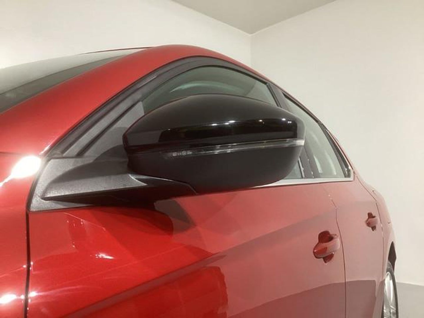 Opel Corsa 1.2 Turbo XHL Elegance 74 kW (100 CV) Rojo Compact