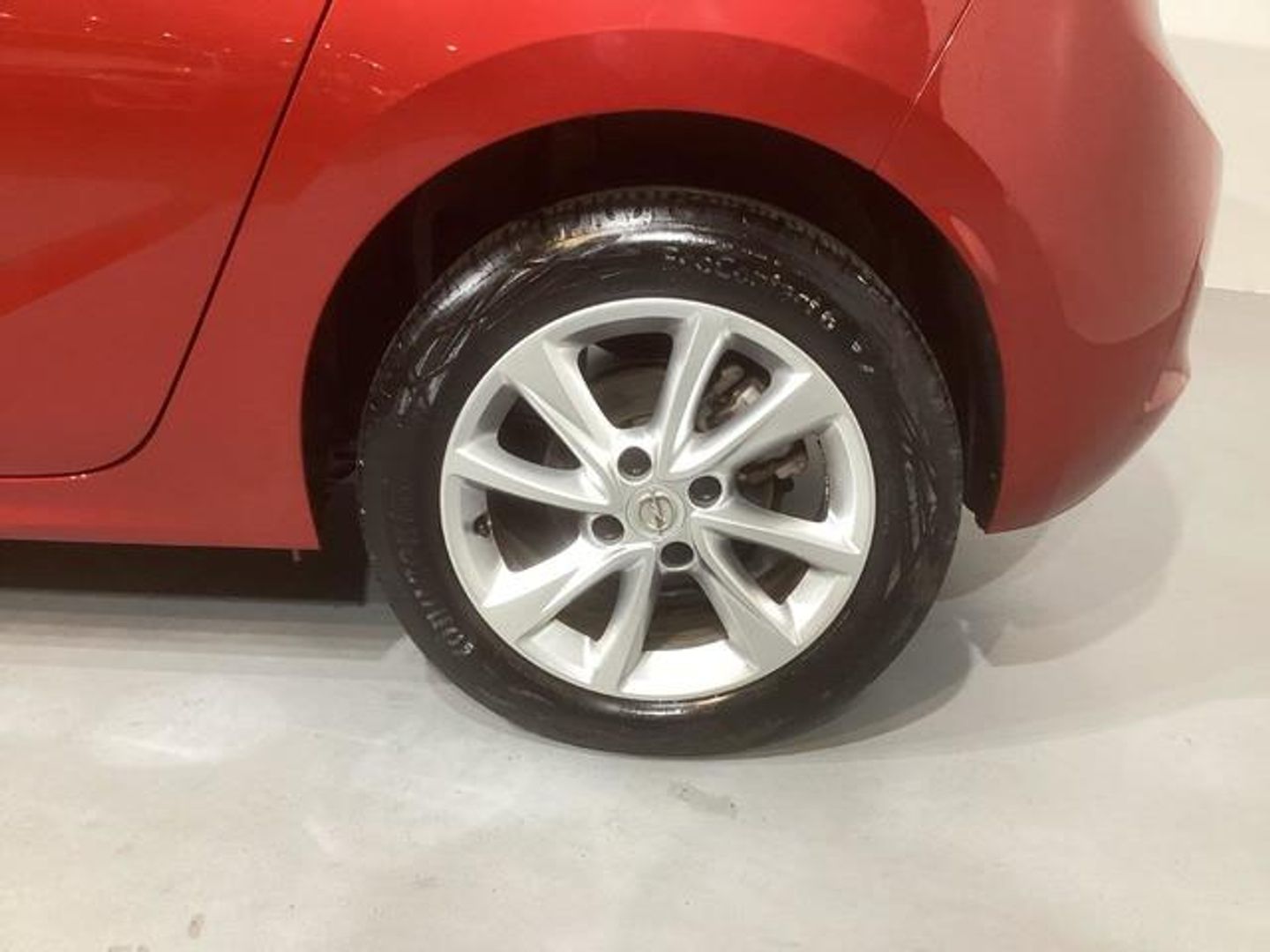 Opel Corsa 1.2 Turbo XHL Elegance 74 kW (100 CV) Rojo Compact