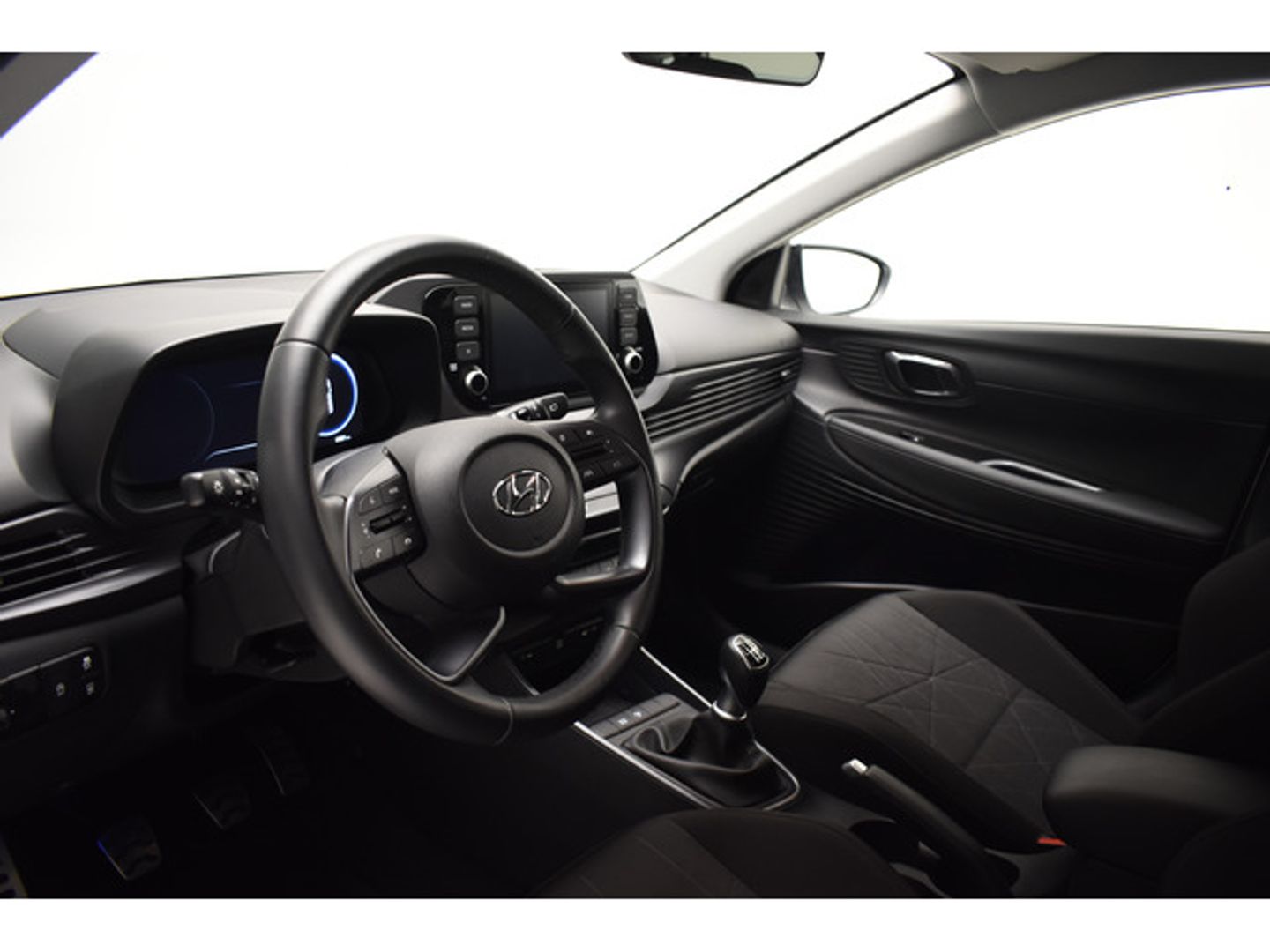 Hyundai Bayon 1.0 TGDI 48V Tecno 74 kW (100 CV) Blanco All Terrain / Pick-up