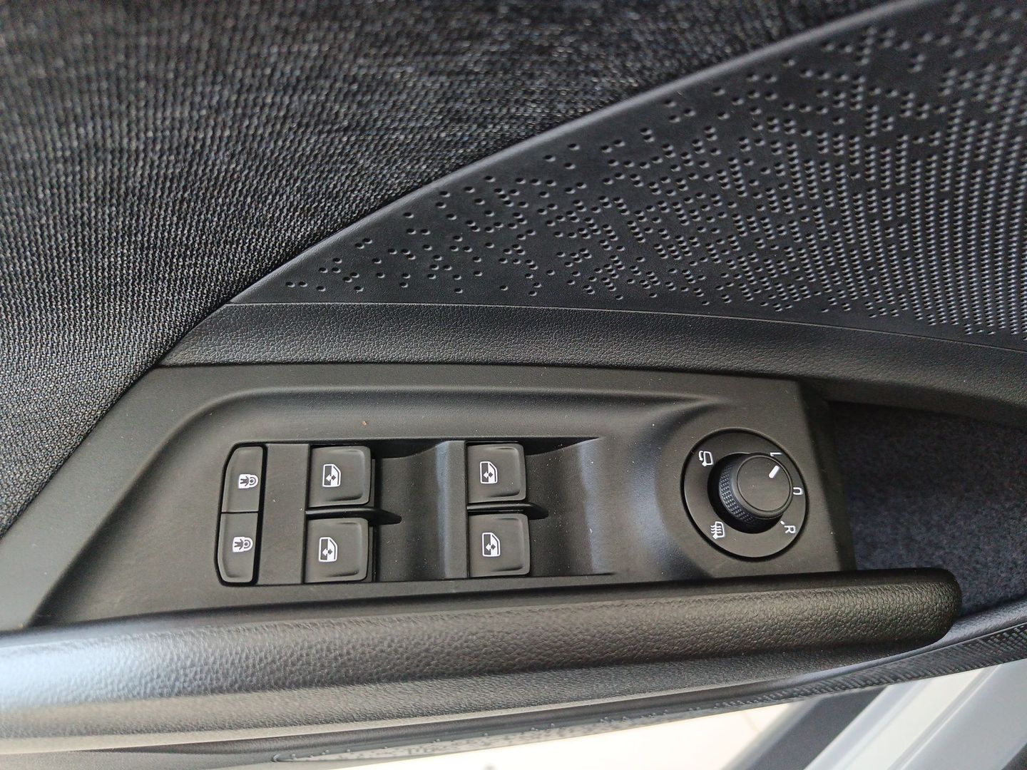 Skoda Elroq 85 82 kWh 210 kW (286 CV) Gris All Terrain / Pick-up