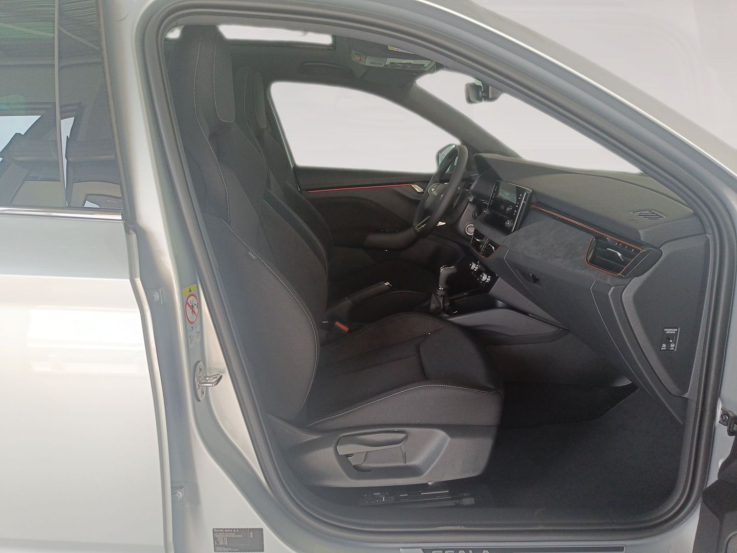 Skoda Scala Design 1.0 TSI DSG 85 kW (115 CV) Gris Plata Sedan