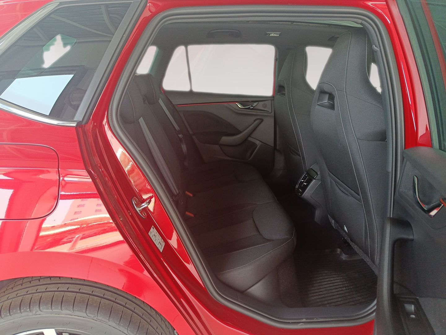Skoda Kamiq 1.0 TSI Design 85 kW (115 CV) Rojo SUV