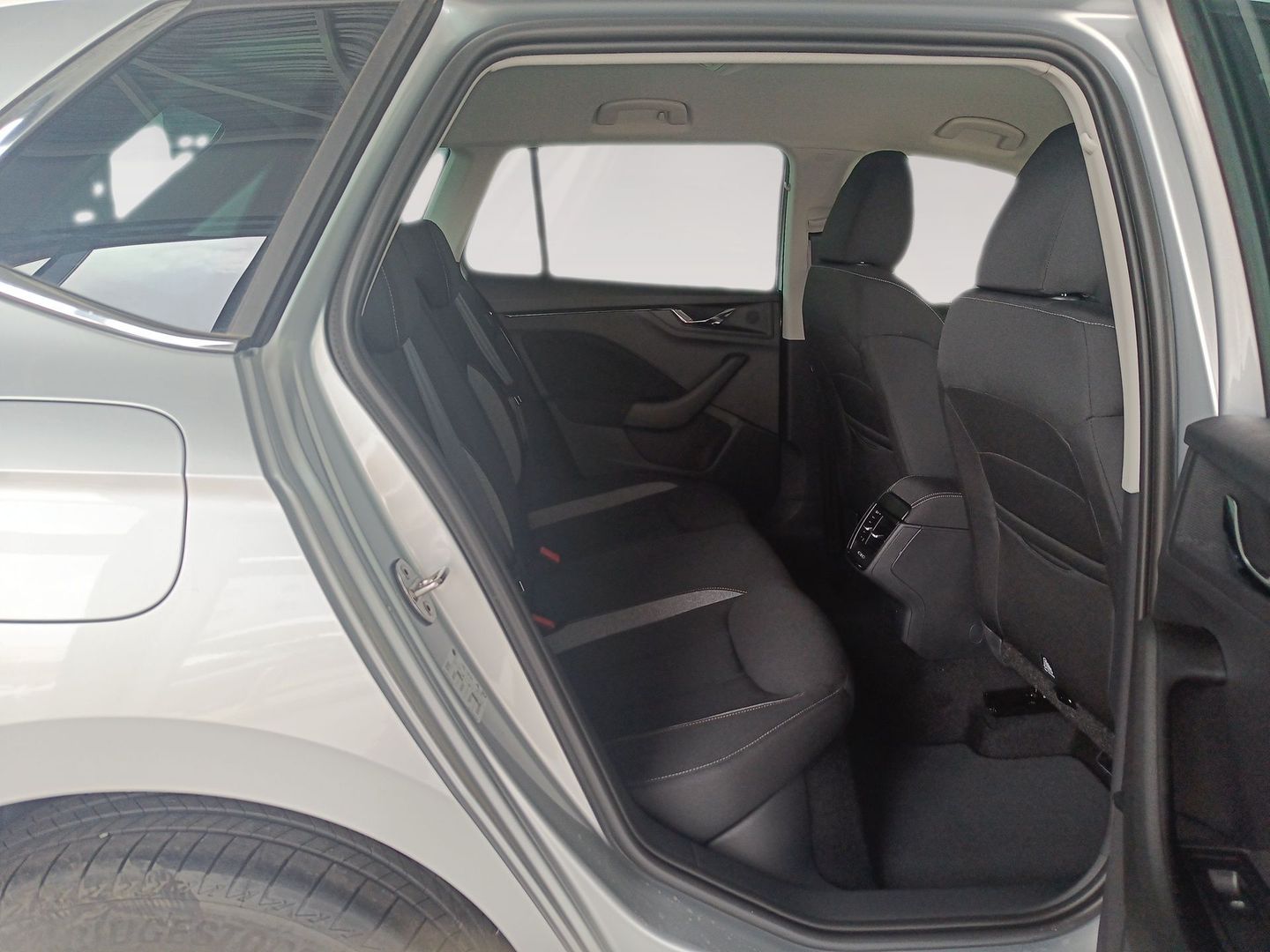 Skoda Kamiq 1.0 TSI Selection DSG 85 kW (115 CV) Gris Plata SUV