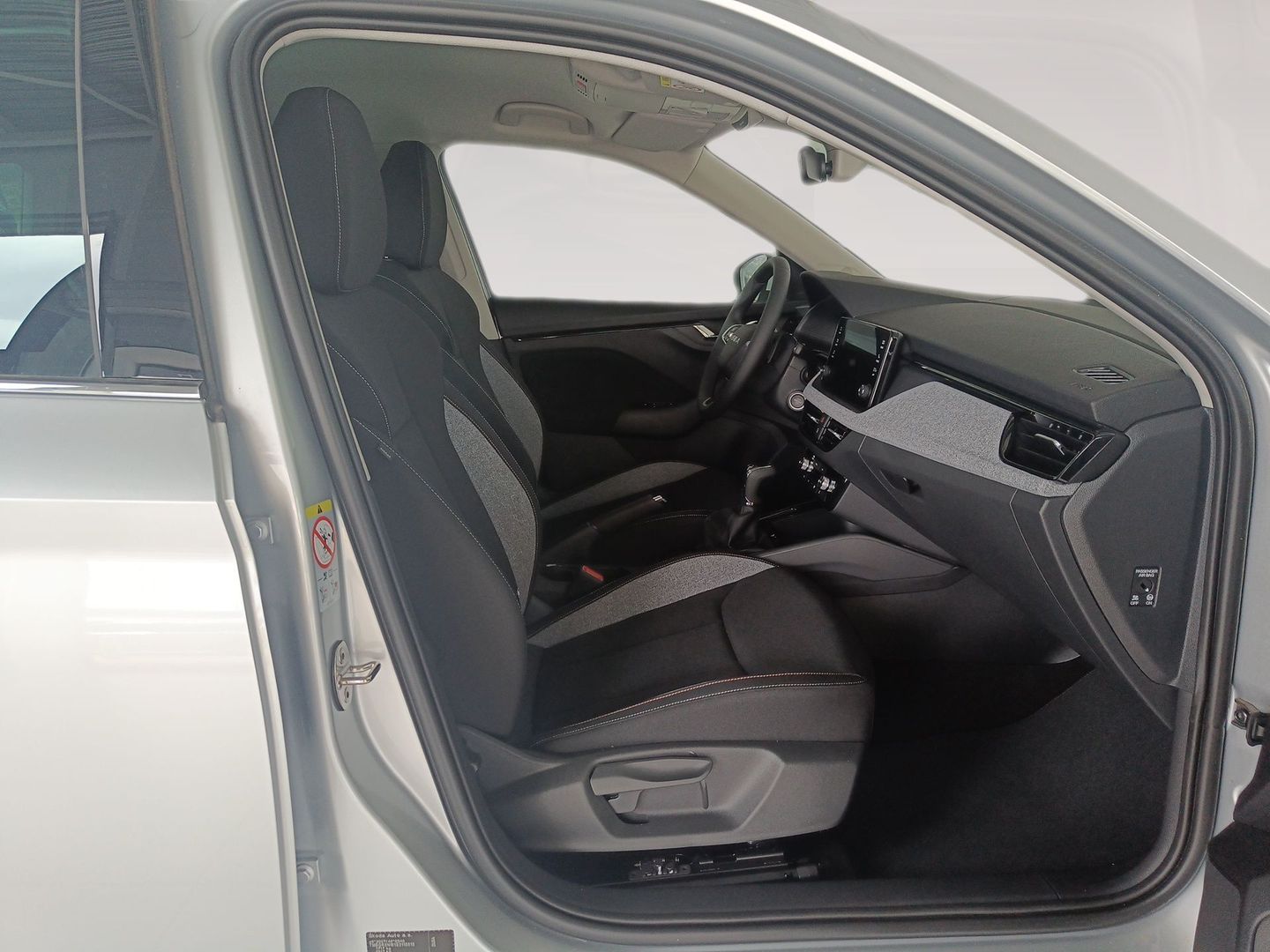 Skoda Kamiq 1.0 TSI Selection DSG 85 kW (115 CV) Gris Plata SUV