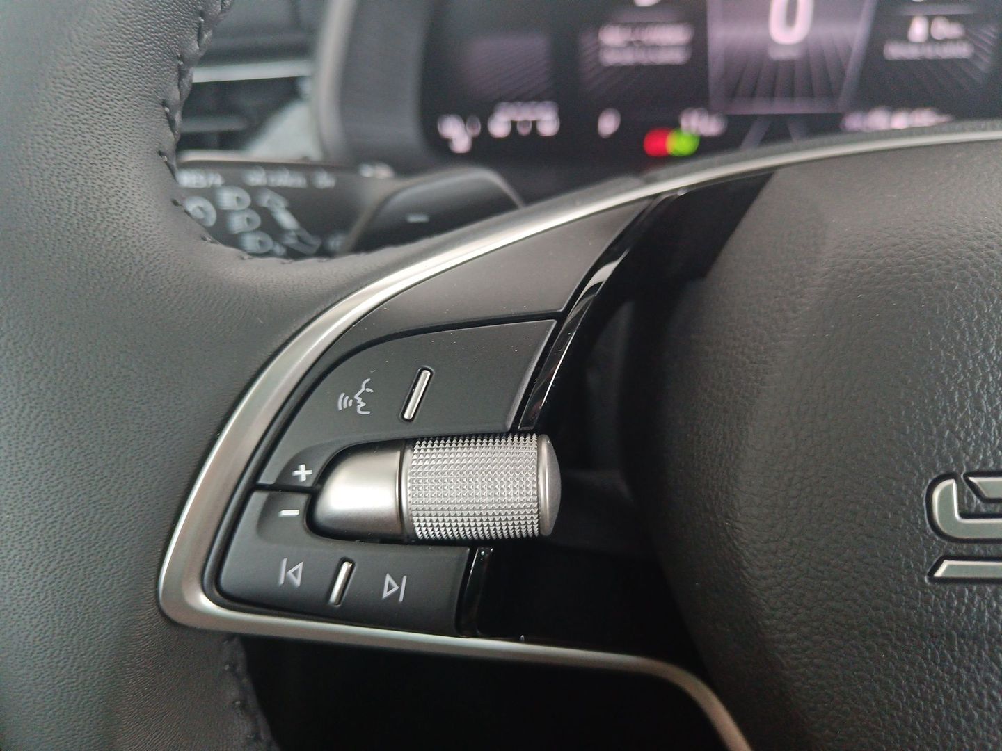 Skoda Kamiq 1.0 TSI Selection DSG 85 kW (115 CV) Gris Plata SUV