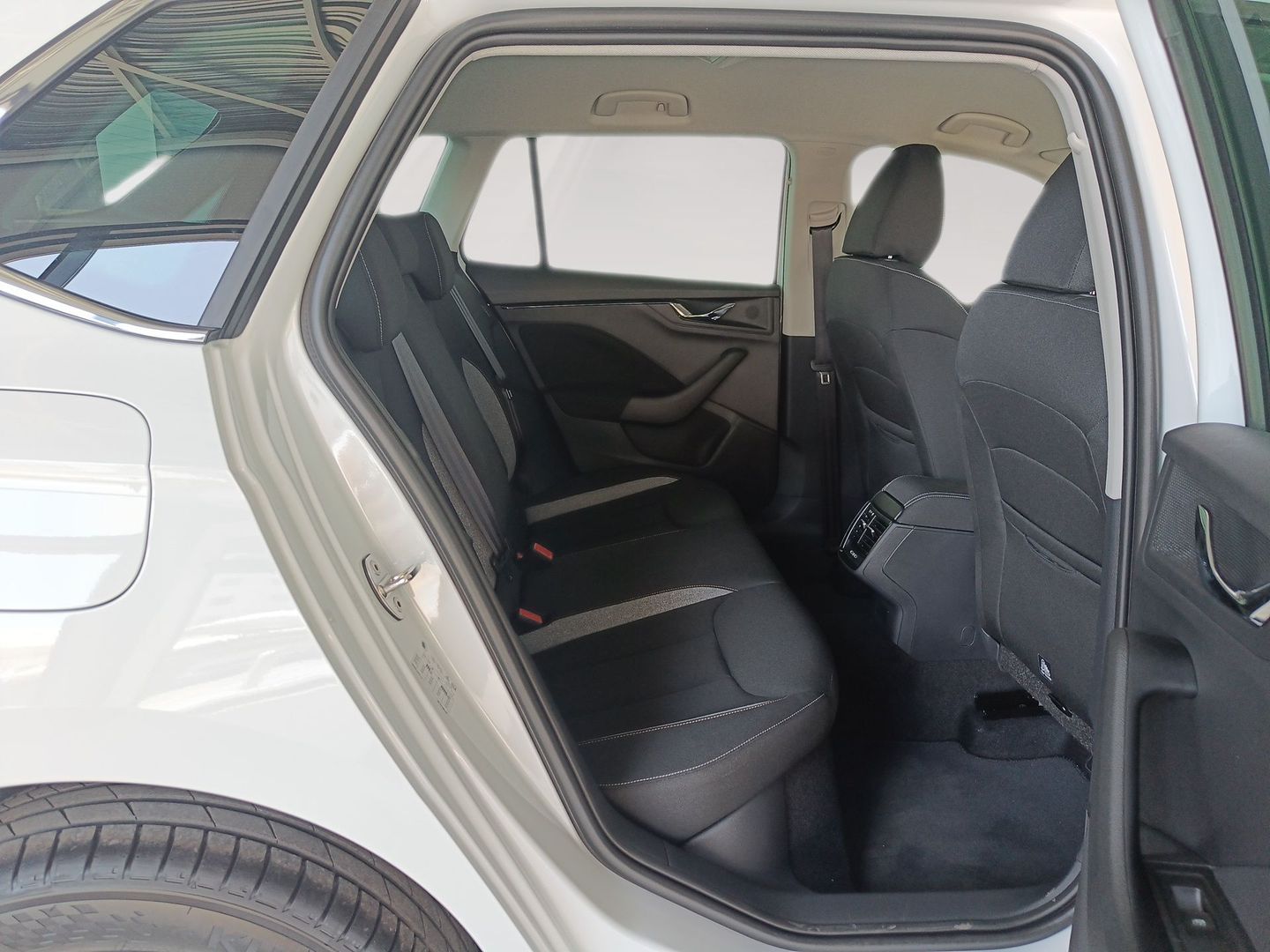 Skoda Kamiq 1.0 TSI Selection DSG 85 kW (115 CV) Blanco SUV